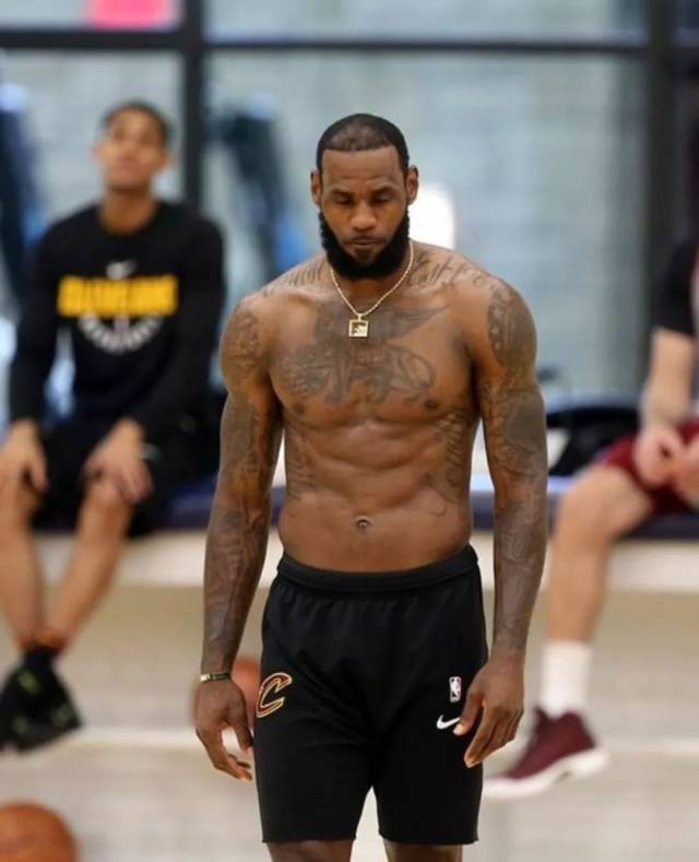 意甲第14轮裁判：拉潘纳吹那不勒斯vs尤文，迪贝洛吹国米vs科莫（意甲第14轮裁判公布：拉潘纳主哨那不勒斯战尤文，迪贝洛主哨国米战科莫）