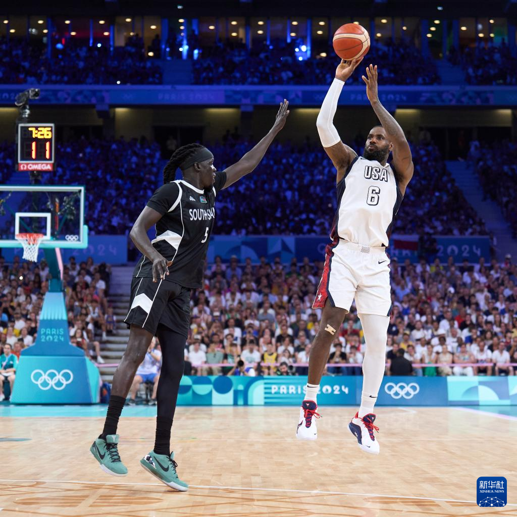 莱巴金娜创造优势后网前精彩一分（莱巴金娜占得先机后网前打出精彩一球）