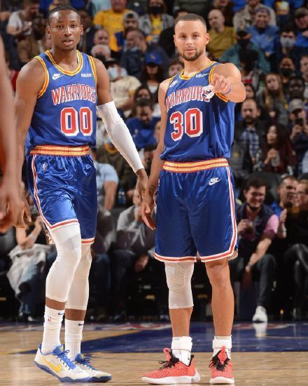 国足友谊赛战胜韩国展现新阵容（国足热身赛力克韩国，全新阵容亮相）