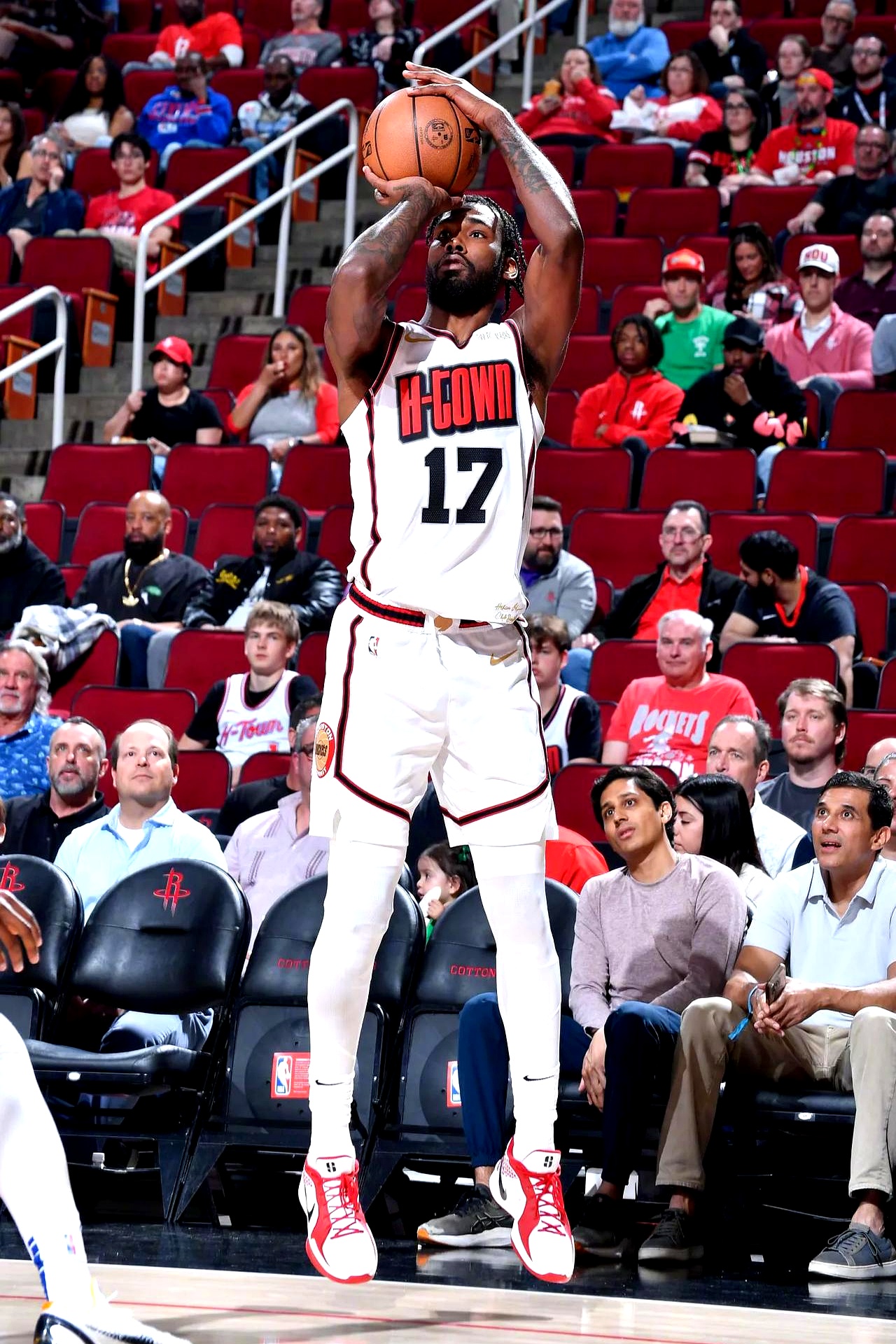 穆勒：留胡子是想尝试不同的造型，队友们很喜欢我的络腮胡（穆勒谈蓄须：想尝试新造型，队友们都喜欢我的络腮胡）